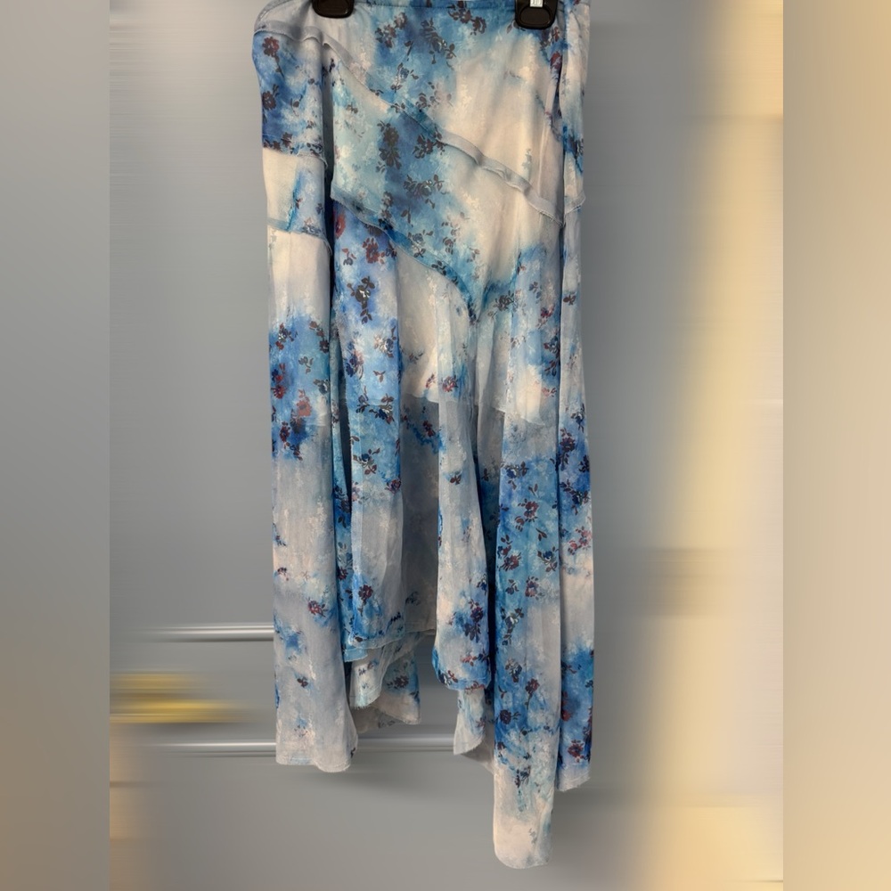 🆕 NWT TOPSHOP asymmetric midi skirt in blue washed floral